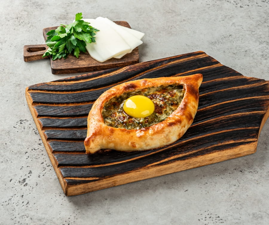 Мини-хачапури по-аджарски с зеленью